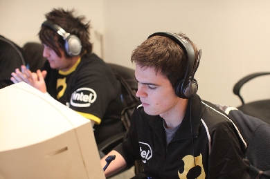 Dignitas na ICY-BOX LAN